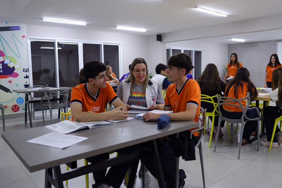 Aulas de língua espanhola para estudantes do Ensino Fundamental II